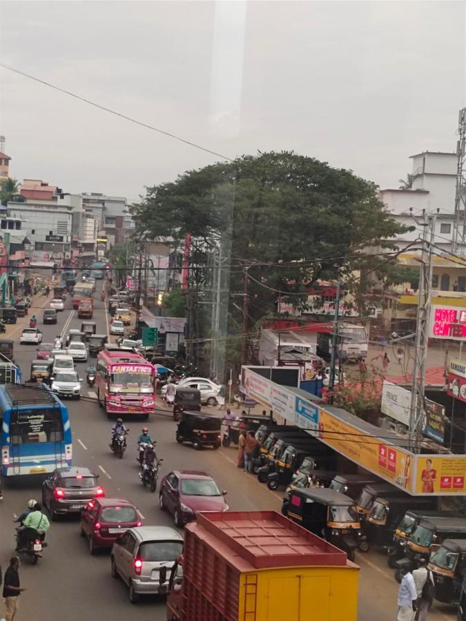 Perintalmanna Malabar Residency酒店 外观 照片